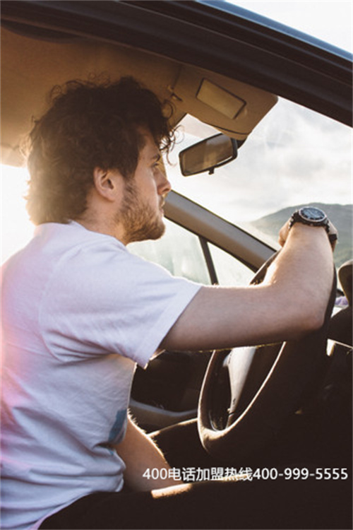 (400電話代理商怎么賺錢)(400電話辦理有哪些方面的差異？哪家代理商辦理的好？)