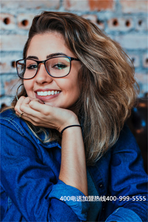 (公司如何申請(qǐng)400電話號(hào)碼,是免費(fèi)的嗎)(400電話號(hào)碼靚號(hào)有何意義?)